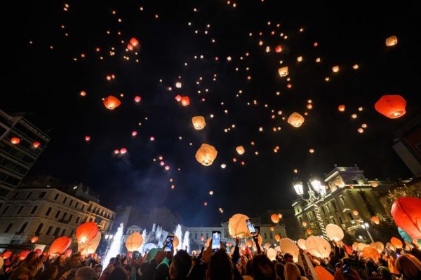 «Η Νύχτα των Ευχών» στην πλατεία Κοτζιά