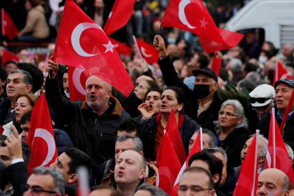 Εκρέμ Ιμάμογλου: Συσπείρωσε την αντιπολίτευση στο πλευρό του -Χιλιάδες Τούρκοι κατά Ερντογάν