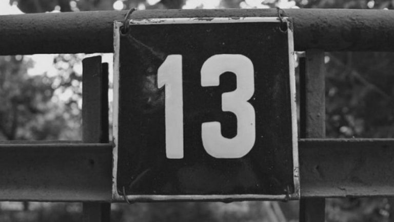 Τρίτη και 13: Γιατί θεωρείται γρουσούζικη μέρα – Οι προλήψεις και η Άλωση της Πόλης