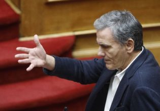 ΣΥΡΙΖΑ: Προαναγγέλλει τροπολογία για επίδομα 600 ευρώ σε γιατρούς και εκπαιδευτικούς