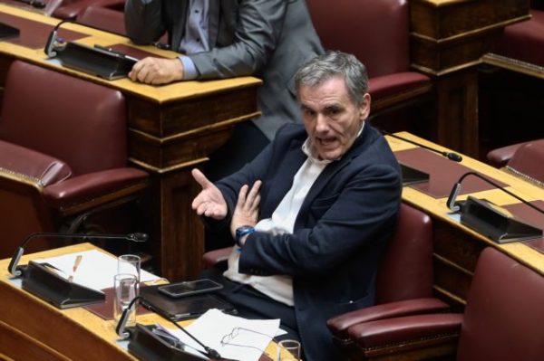 Προϋπολογισμός 2023: Καβγάς Σταϊκούρα με Τσακαλώτο – «Και ψεύτης και αλαζόνας και τυχοδιώκτης»