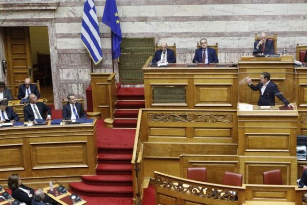 Το μέτωπο Μητσοτάκη με ΣΥΡΙΖΑ και «σοσιαλ- Καμμένο» Ανδρουλάκη και το φλερτ Τσίπρα στους συντηρητικούς