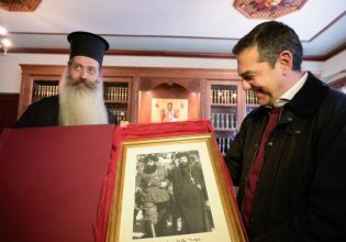 Τσίπρας: Η αποθέωση Γκλέτσου και το δώρο έκπληξη του Μητροπολίτη Συμεών