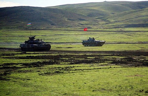 Αζερμπαϊτζάν: Μεγάλης κλίμακας στρατιωτικές ασκήσεις με την Τουρκία στα ιρανικά σύνορα