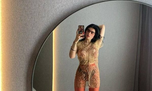 Σοφία Χατζηπαντελή: Νέο «ακατάλληλο» βίντεο – Κάνει ντους ολόγυμνη