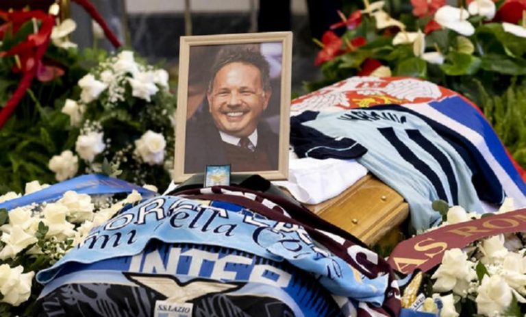 Συγκλονιστικές εικόνες στο τελευταίο «αντίο» στον Σίνισα Μιχαΐλοβιτς