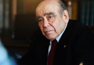 Θανάσης Βαλτινός: Το Παράσημο, η αρρώστια και η επαιτεία, το τέλος