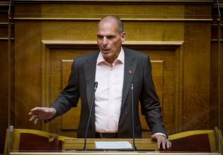 Υποκλοπές – Βαρουφάκης: Ο Μητσοτάκης μιμείται το Νίξον – Τον έριξε η συγκάλυψη του σκανδάλου