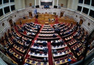Προϋπολογισμός 2023: Αυλαία με τους εισηγητές των κομμάτων – Παρουσία Μητσοτάκη και Τσίπρα