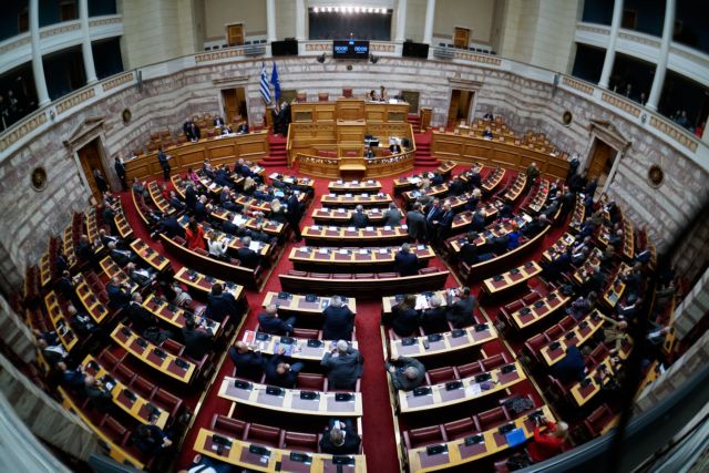 Προϋπολογισμός 2023: Αυλαία με τους εισηγητές των κομμάτων - Παρουσία Μητσοτάκη και Τσίπρα