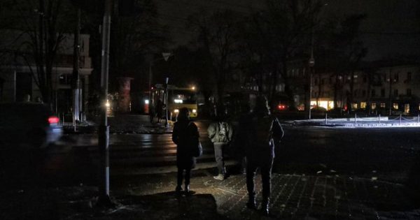 Ουκρανία: Επίθεση με καμικάζι drones – Χωρίς ρεύμα η πόλη