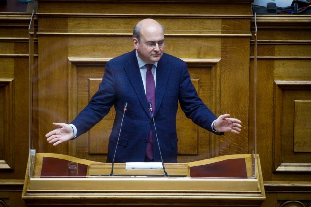 Βουλή: Μετωπική Χατζηδάκη – αντιπολίτευσης για το «Σπίτι μου» και το «food pass»