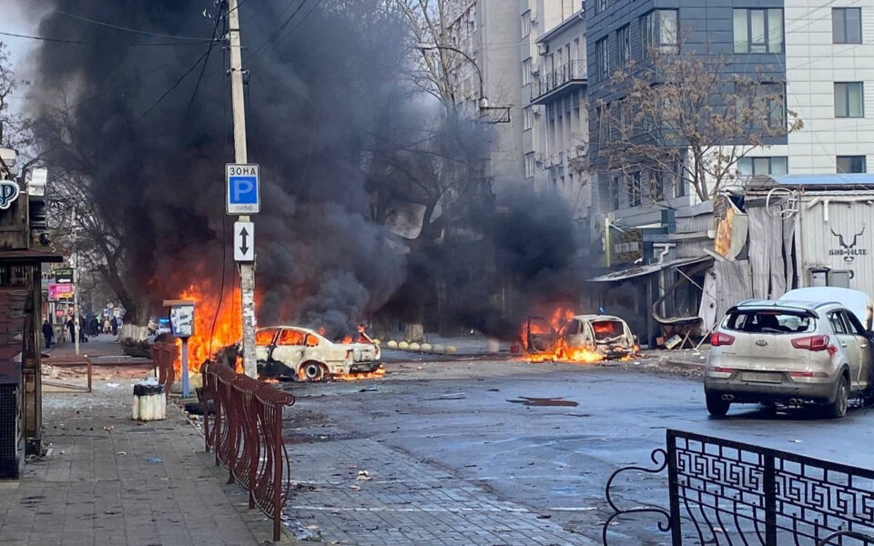Ουκρανία: Τουλάχιστον 7 νεκροί από ρωσική επίθεση στη Χερσώνα