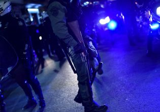 Θεσσαλονίκη: Αστυνομικοί επιχείρησαν να προσαγάγουν περαστικό – Τους απέτρεψε ο σκύλος του