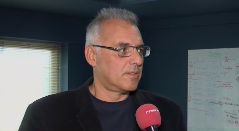 O εργοδότης που βάζει τους εργαζόμενους να κάνουν push ups απαντά: «Δείτε τον Captain Citrus της Marvel»