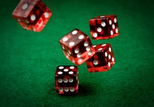 Καλλιθέα: Παράνομα τυχερά παιχνίδια διεξάγονταν σε κατάστημα – Συνελήφθησαν 43 άτομα