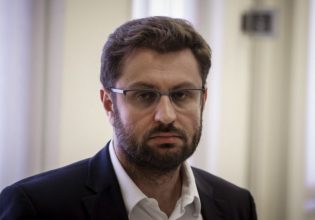 Ζαχαριάδης για το «όχι» του ΣΥΡΙΖΑ στο επίδομα ενστόλων: «Πατήθηκε το λάθος κουμπί»