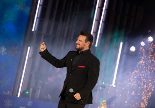 Σπίτι με το MEGA: Φαντασμαγορική παραμονή Πρωτοχρονιάς με τον Πάνο Κιάμο