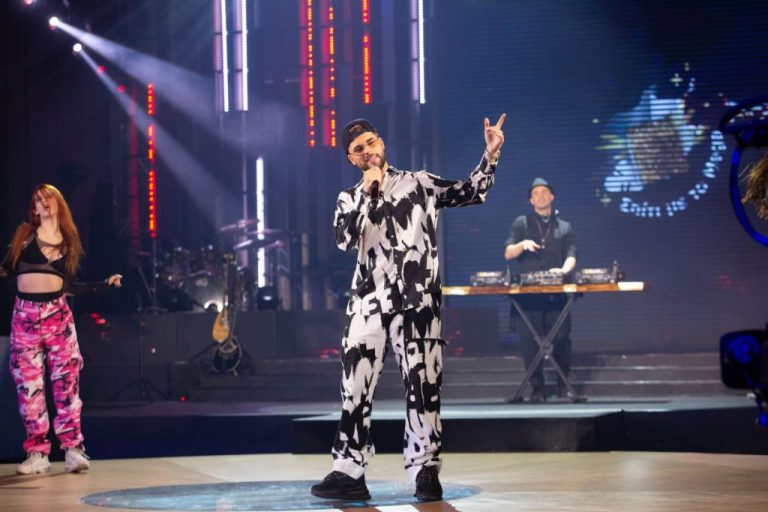 Σπίτι με το MEGA: Εμφάνιση-έκπληξη από τον FY