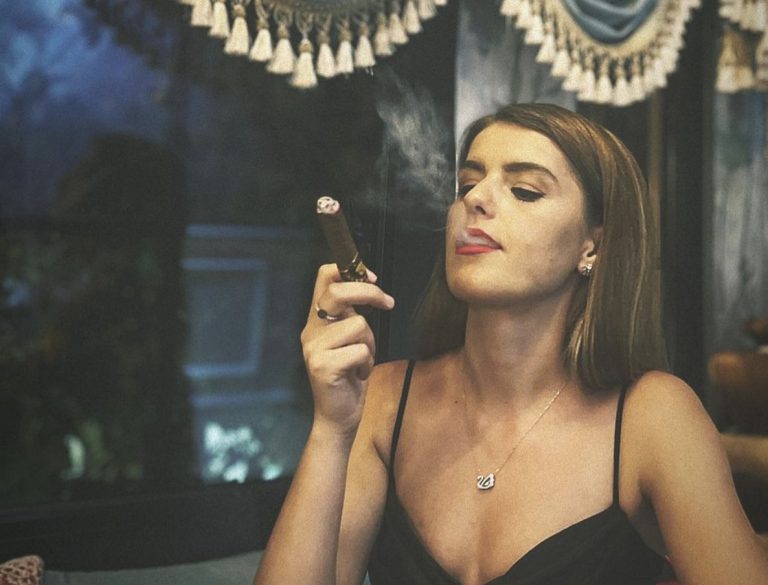 Πούρα, γκλαμουριά και… καλάσνικοφ: Το στέλεχος της αλβανικής ΕΥΠ, «εγκέφαλος» σπείρας ναρκωτικών