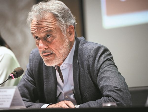 Μια ήπειρος σε μετάβαση