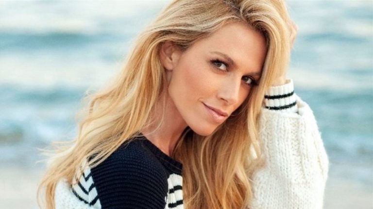 Ντορέττα Παπαδημητρίου: Πλέει σε πελάγη ευτυχίας – Έκανε γνωστά τα ευχάριστα με μια φωτογραφία