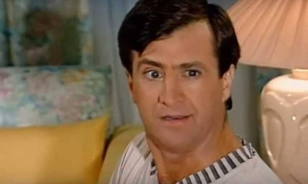 Θυμάστε τον Σωτήρη Τζεβελέκο; Δείτε πώς είναι σήμερα ο ηθοποιός που μεσουρανούσε στα 70s και 80s