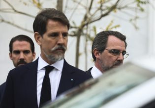 Τέως βασιλιάς Κωνσταντίνος: Παρασκηνιακές διεργασίες για την κηδεία της Δευτέρας