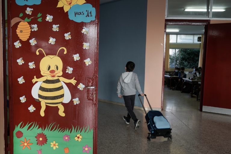 Παυλάκης: Μεγάλο λάθος που δεν πάνε τα παιδιά μας στο σχολείο με μάσκα