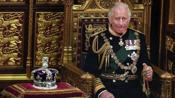 Βασιλιάς Κάρολος: Κάνει περικοπές στα έσοδα του βασιλικού οίκου