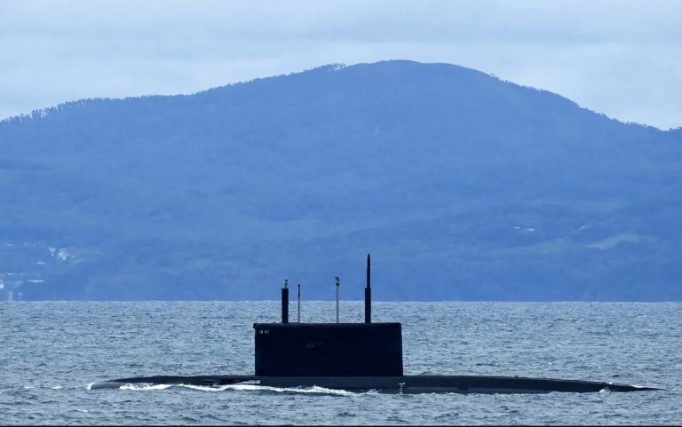 Ρωσία: Το νεότερο πυρηνικό υποβρύχιο της χώρας πλέει προς προσωρινή βάση στην Αρκτική