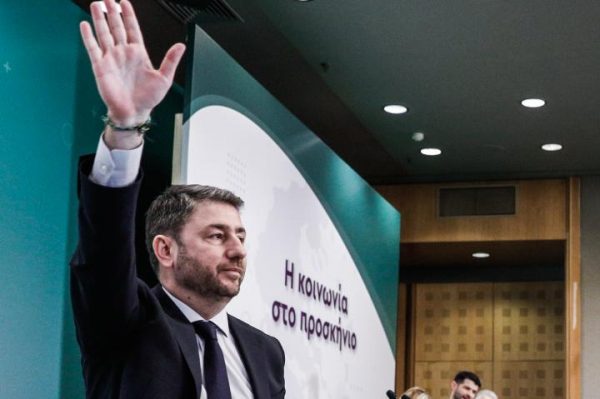 ΠΑΣΟΚ: «4+1» συμπεράσματα από την Κεντρική Επιτροπή