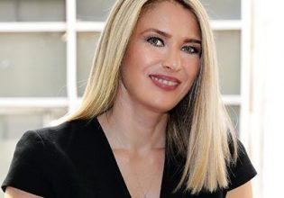 Αννα Ευθυμίου: Και τρίτος «γαλάζιος» βουλευτής «έκανε δουλειές» με το Δημόσιο