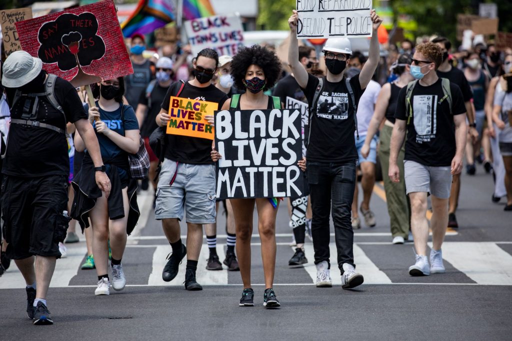 ΗΠΑ: Αντιδράσεις προκαλεί ο θάνατος εκπαιδευτικού, εξαδέλφου συνιδρύτριας του κινήματος Black Lives Matter, ώρες μετά τη βίαιη σύλληψή του από την αστυνομία