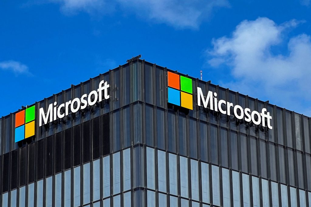 Microsoft: Επένδυση δισεκατομμυρίων στο ChatGPT κόντρα στην Google