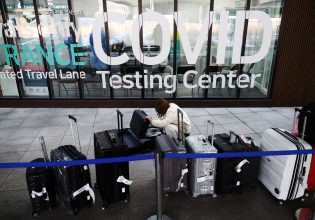 Κοροναϊός: «Πολιτική απόφαση» οι έλεγχοι στους ταξιδιώτες από Κίνα