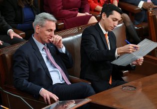 ΗΠΑ: Ο Μακάρθι απέτυχε για 12η φορά να εκλεγεί πρόεδρος της Βουλής των Αντιπροσώπων – Η διαδικασία συνεχίζεται