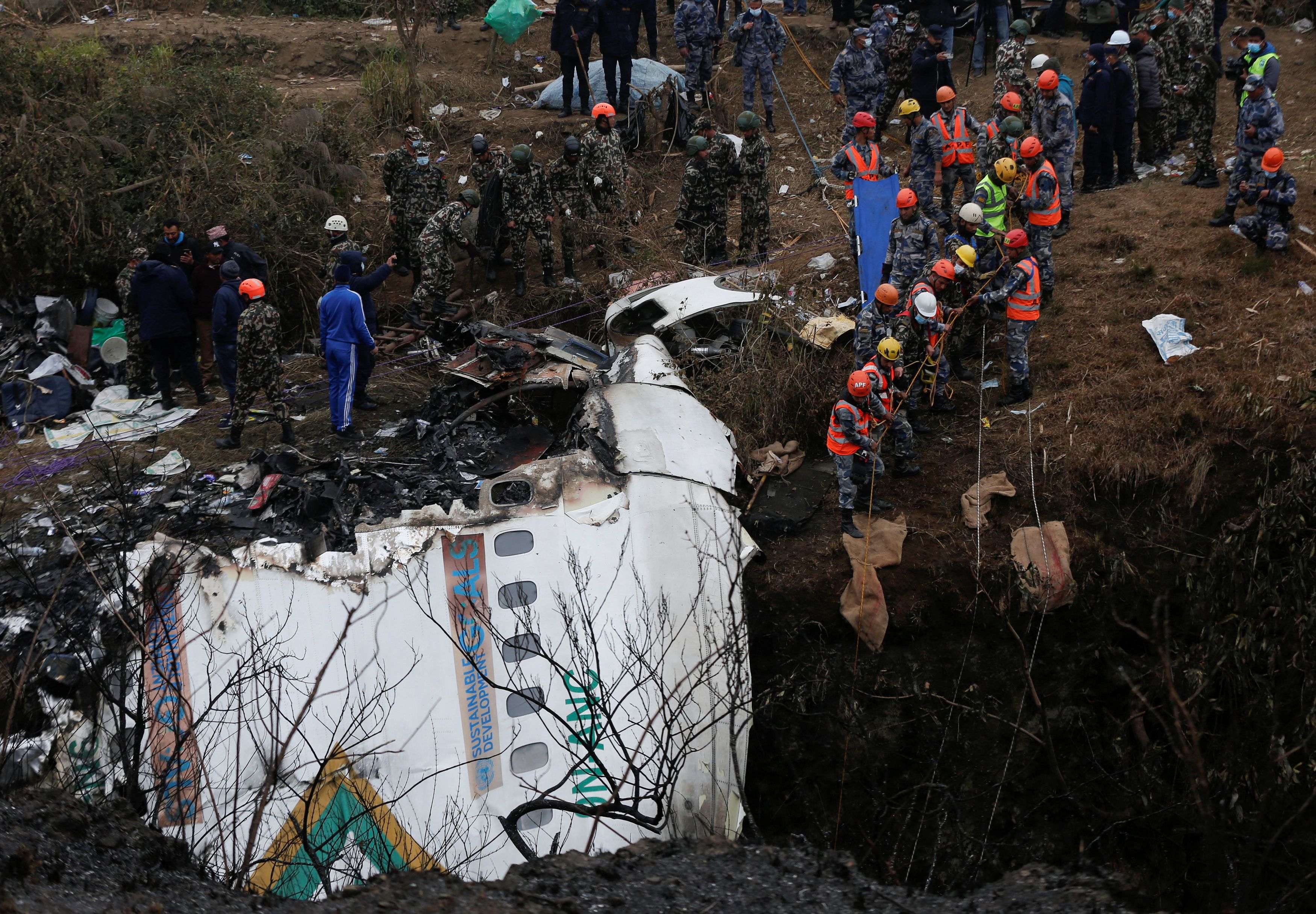 Крушение самолета вчера. Катастрофа АТР 72 В Непале. Катастрофа ATR 72 В Покхаре. Авиакатастрофа в Непале 2023. Крушение самолета в Непале 2023.