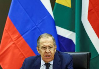 Λαβρόφ: Ήμασταν φίλοι με τους Έλληνες αλλά υποτάχθηκαν στην αμερικανική επιταγή