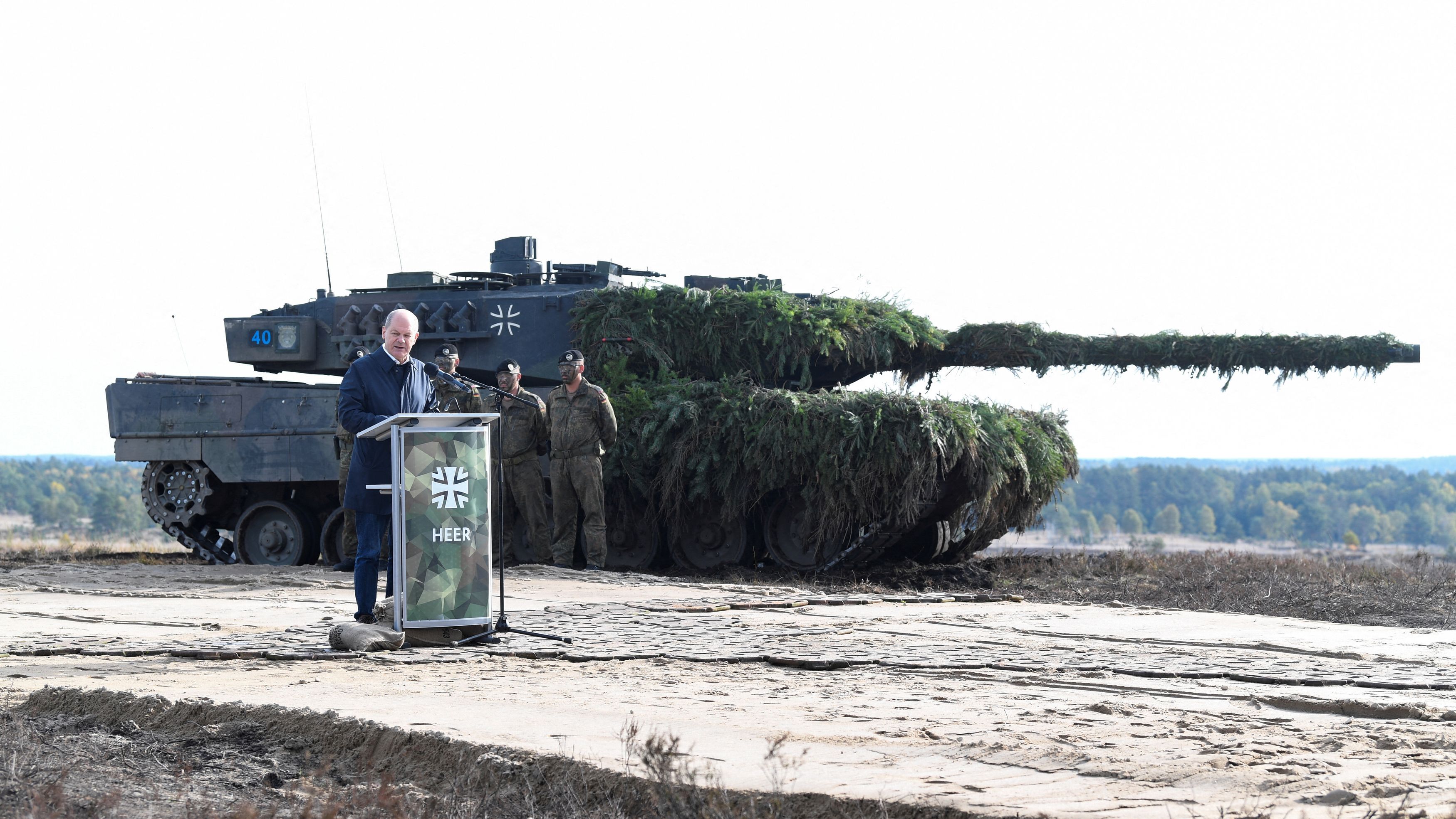Leopard: Αισιόδοξος για την αποστολή τους ο Στόλτενμπεργκ - Τι δηλώνει ο Γερμανός υπουργός Άμυνας