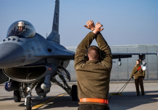 Ουκρανία: Αυξάνονται οι πιέσεις στο Πεντάγωνο για αποστολή F16