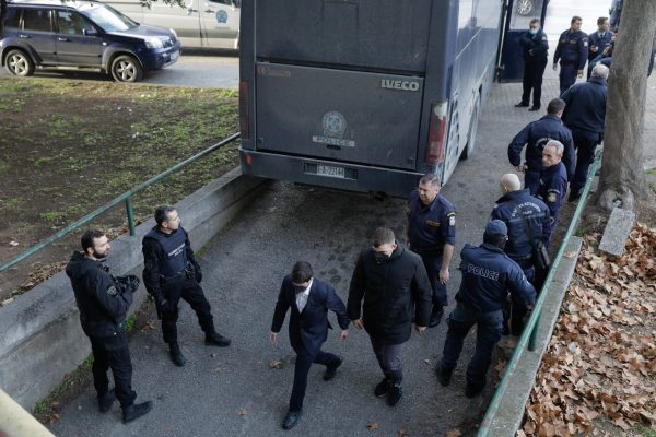 Άλκης Καμπανός: Αποδοκιμασίες για τους 12 κατηγορούμενους – Η μακέτα του συνηγόρου υπεράσπισης