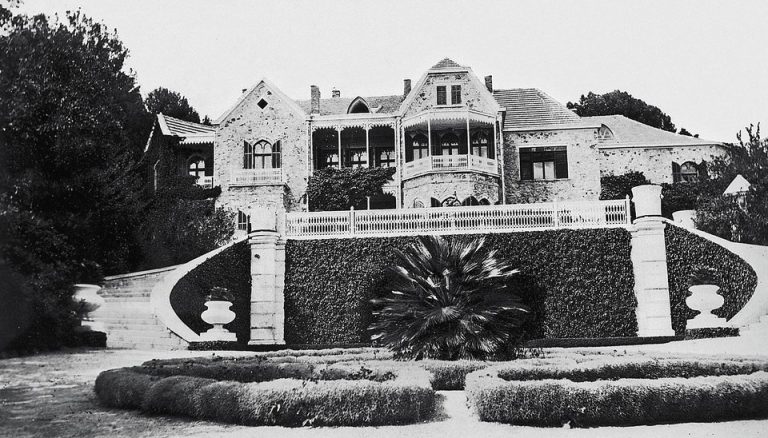 Έντονο παρασκήνιο για την κηδεία και την ταφή του τέως βασιλιά Κωνσταντίνου