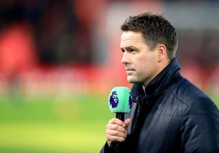 Σκληρή κριτική από Όουεν: «Ούτε ο Μέσι θα έπαιζε καλά σε αυτή τη Λίβερπουλ»