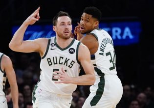 Νικς – Μπακς 107-111: «Διπλός» Γιάννης και απόδραση από τη Νέα Υόρκη