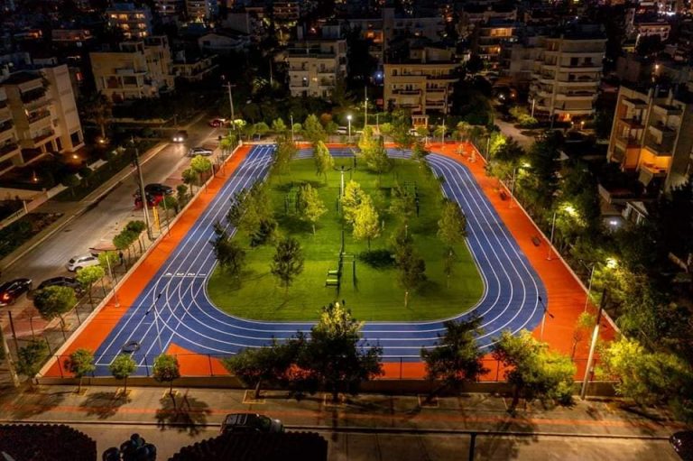 Ένα οικοδομικό τετράγωνο στη Γλυφάδα μετατράπηκε σε γήπεδο στίβου