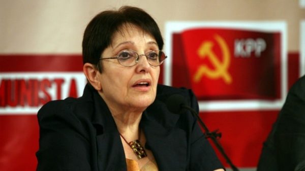 Αλέκα Παπαρήγα: Η «Λαμπράκισσα» που έμεινε επί 22 χρόνια στο ΚΚΕ και τώρα αποχωρεί από τη Βουλή