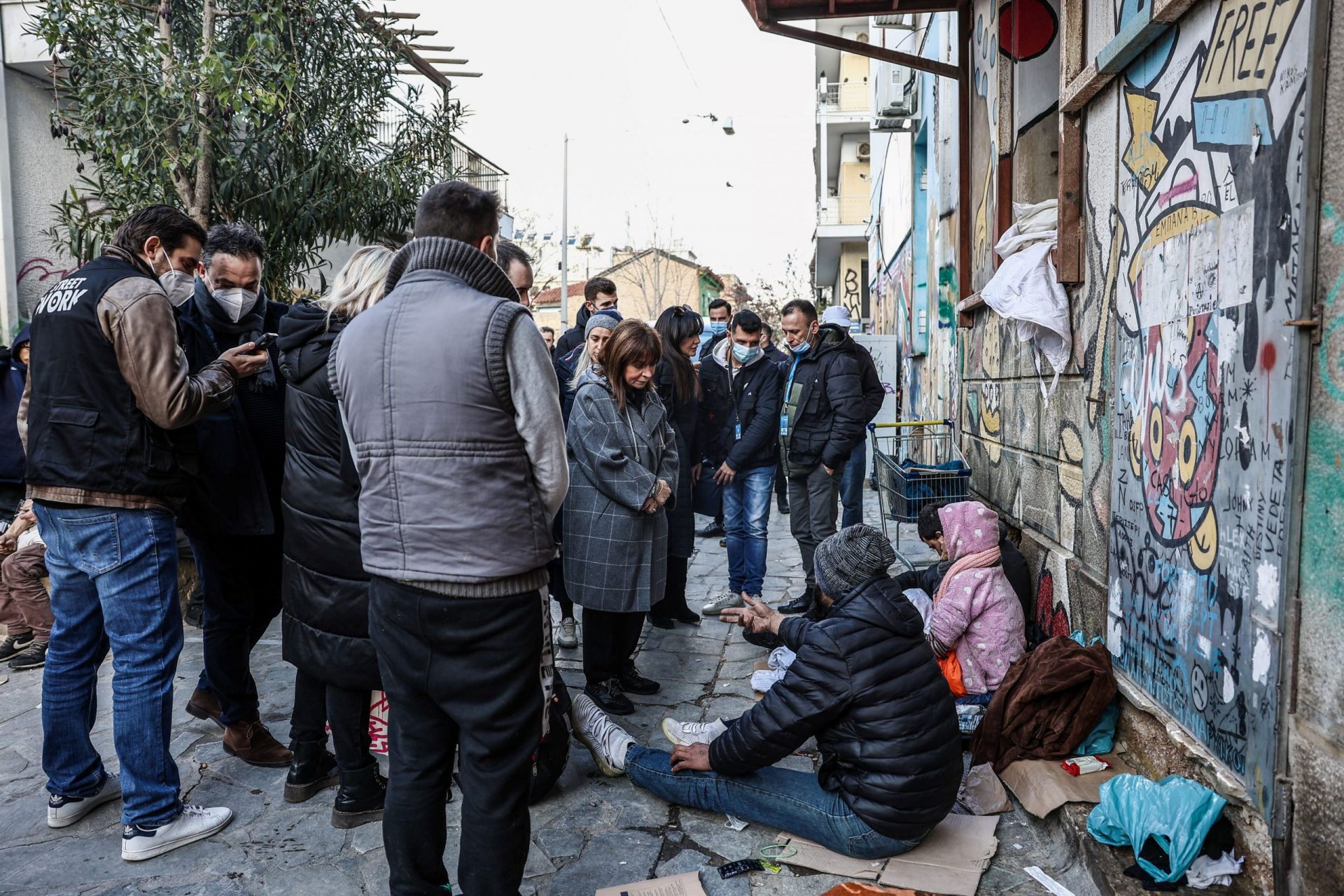 Κατερίνα Σακελλαροπούλου: Μίλησε με χρήστες ουσιών συμμετέχοντας σε δράση του ΟΚΑΝΑ