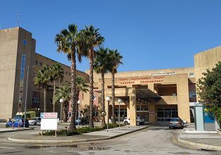 Ρόδος: Αγωγή κατά του Νοσοκομείου από Βρετανό που παραλίγο να πνιγεί από κομμάτι κρέατος