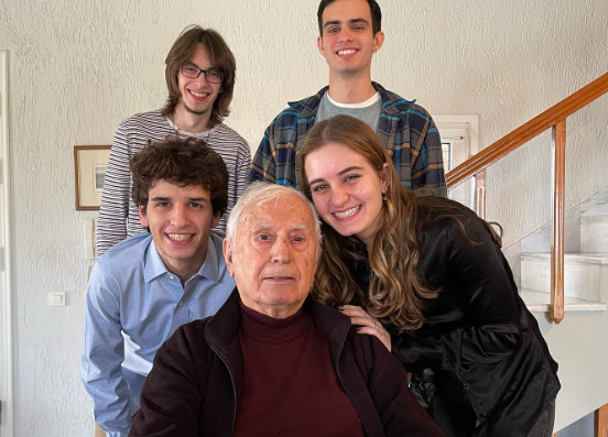 Νίκος Ξανθόπουλος: Ραγίζει καρδιές η εγγονή του – «Ο παππούλης μου»